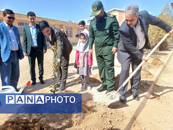 نهال‌های مهر در خاک دبستان ام‌السلمه جاجرم