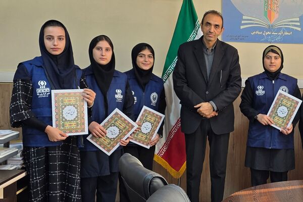 تقدیر از دانش آموز خبرنگاران فعال پانا بهارستان دو