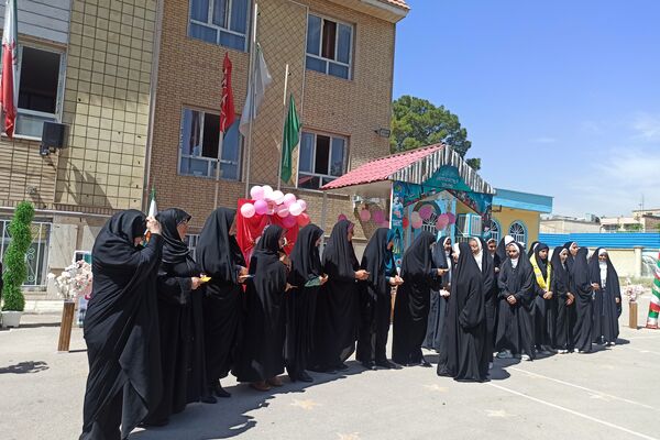فرشتگان آسمانی و دهه کرامت