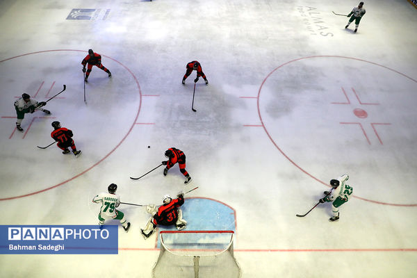 دیدار تیم ملی هاکی روی یخ ایران و تیم جوانان