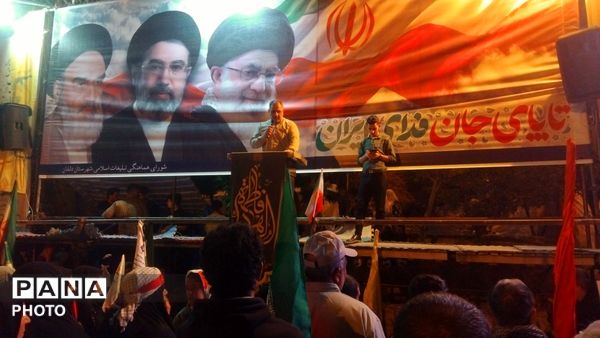 طنین دوباره شعارهای وفاداری در نورآباد؛ نود و هشتمین شب بیعت با رهبر انقلاب