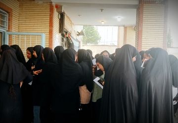 از تلاش تا استرس؛ روایت تصویری کنکور لردگان از دریچه مدرسه زینب(س)