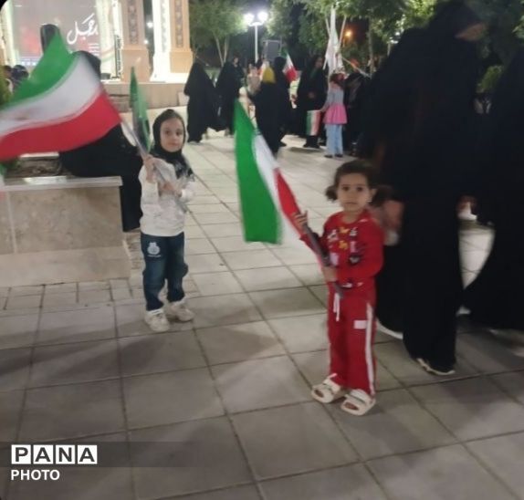 اجتماع شبانه مردمی تا پای جان برای ایران