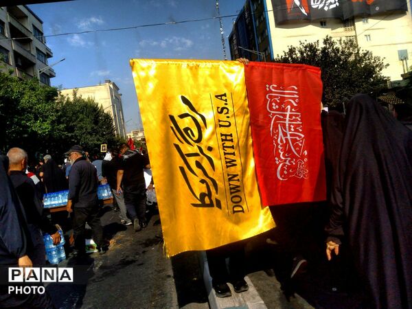 حضور دانش‌آموزان مدارس صدرای ولایت و شاهد فرقانی بناب در تشییع رهبر شهید
