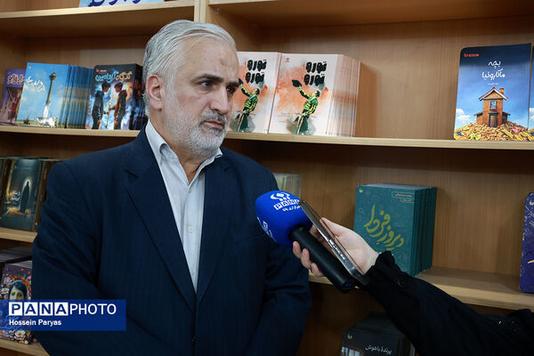 رونمایی از کتاب «مهدا در مدار لئو» در سی‌وششمین نمایشگاه بین‌المللی کتاب تهران