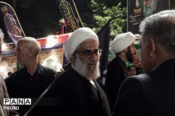 حضور حماسی مردم در میدان امام خمینی(ره) ورامین