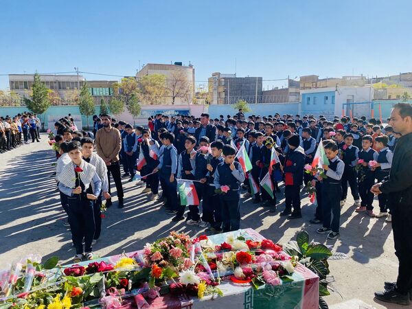 مراسم استقبال از شهید گمنام در شهرستان مه‌ولات