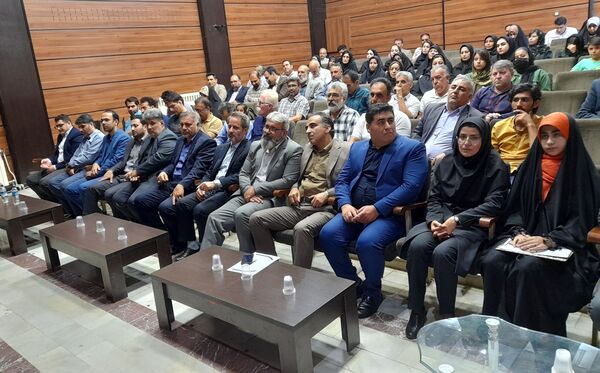 نشست صمیمانه اصحاب فرهنگ‌، هنر و رسانه شهرستان‌های اسلام آباد غرب و دالاهو 
