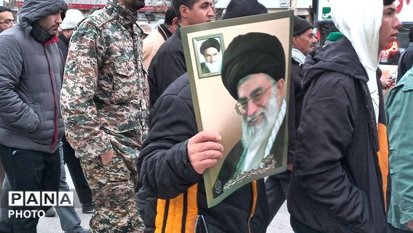 اجتماع مردم شهید پرور شهرستان فاروج در میدان رضوی در پی شهادت آیت الله العظمی امام خامنه‌ای (رضوان الله تعالی علیه) 