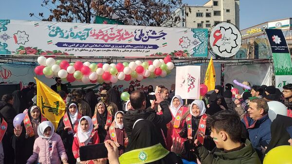 نوای دلنشین گروه سرود پیشتازان، روحی تازه در جشن انقلاب