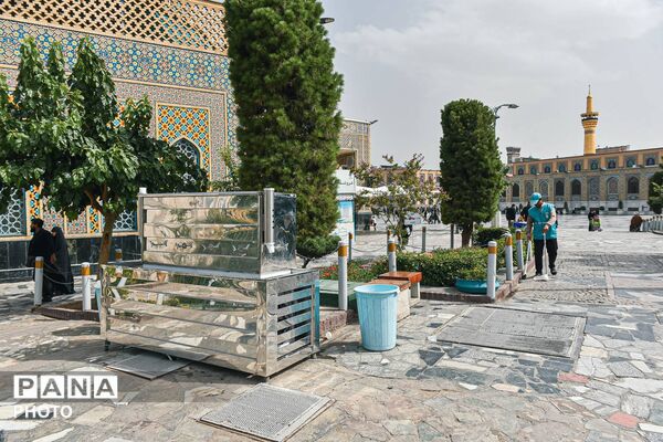 آماده‌سازی حرم مطهر رضوی در آستانه تشییع رهبر شهید انقلاب