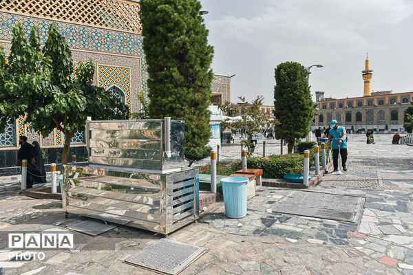 آماده‌سازی حرم مطهر رضوی در آستانه تشییع رهبر شهید انقلاب