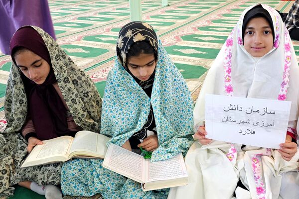 آغاز اعتکاف دانش‌آموزی و شور معنوی نوجوانان در فلارد