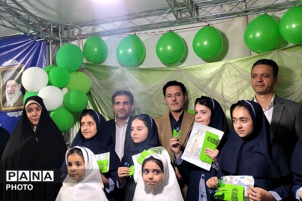 آموزش میهن‌پرستی در میدان عمل؛ روایت آموزش و پرورش از حضور دانش‌آموزان در تجمعات
