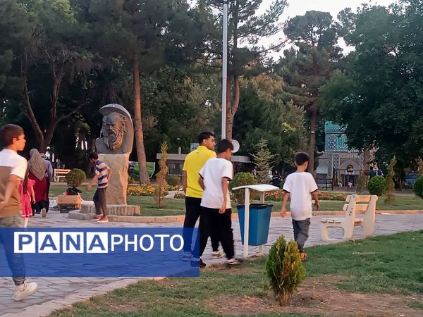 بازدید پسران دومیدانی کاران استان خراسان رضوی از آرامگاه عطار و خیام