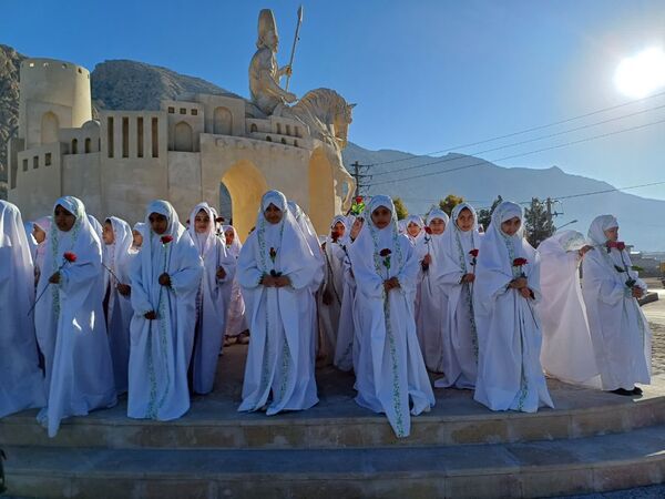 جشن تکلیف و آغاز بندگی و عبودیت، دختران زرقانی 