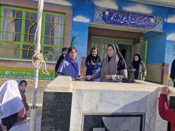 حضور کتابداران در مدارس روستاهای سملقان 
