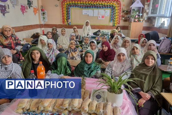 حضور دانش‌آموزان مدارس ناحیه دو شهرری در جشن ولادت حضرت فاطمه (س)