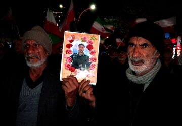 احساسات و سخنان مردم کاشمر بر روی دستان گرفته شد