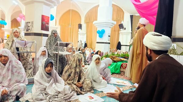 بازدید مسئولان از معتکفین دختر در محل مسجد جامعه شهرستان خلیل آباد