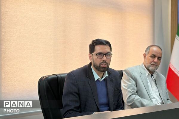 نشست صمیمی سرگروه‌ها به مناسبت هفته امور تربیتی