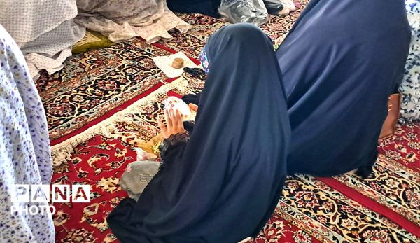 نماز جمعه ای با عطر رمضان در کاشمر 