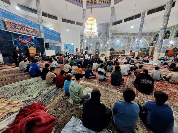 اعتکاف دانش‌آموزی در مسجد جامع قائمشهر