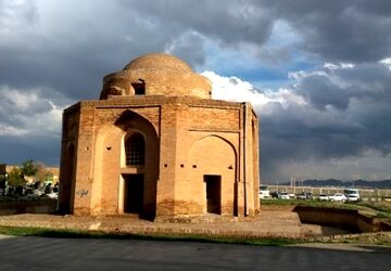 چهار طاقی تیموری، بنایی تاریخی در دل شیروان