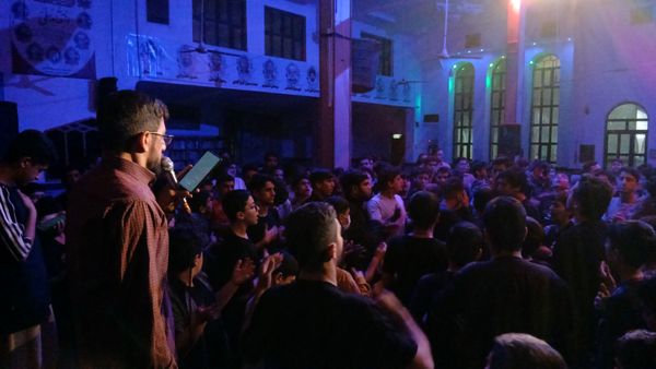 شبی معنوی برای دانش آموزان معتکف 