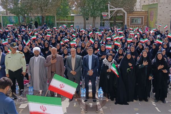 آیین بازگشایی مدارس با حضور نماینده مجلس شورای اسلامی در کهریزک 