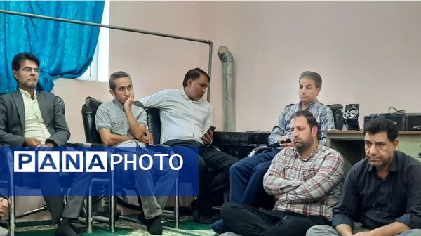  جلسه انجمن اولیا و مربیان در دبیرستان فرهنگیان ناحیه ۷مشهد 