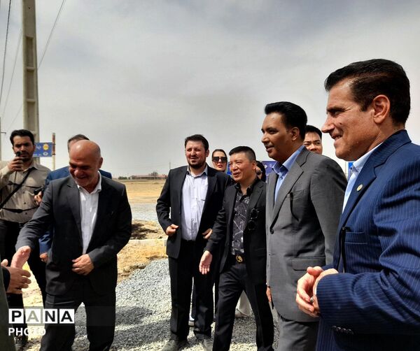 آغاز عملیات احداث کارخانه فرومنگنز و شهرک گلخانه‌ای در اسدآباد