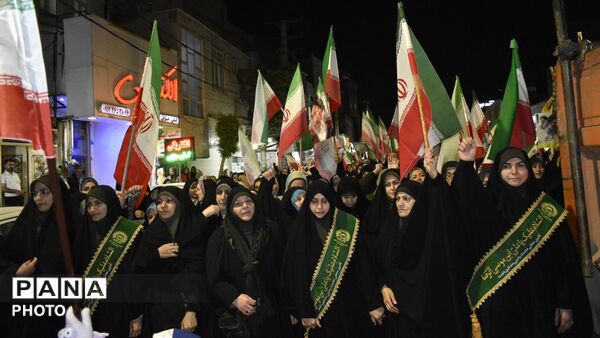 تا پای جان پای ایران می‌مانیم