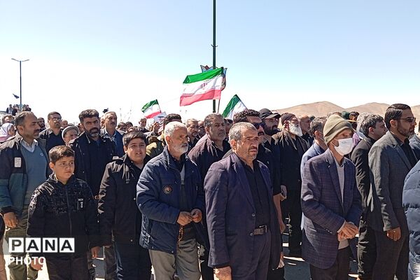 حضور دانش‌آموزان در آیین تشییع و تدفین پیکر مطهر شهید ناوسالار یکم دریادل
