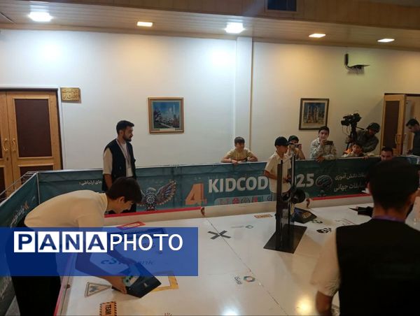 درخشش هنرستان آزادی فلسطین در چهارمین دوره مسابقات کشوری کید‌کد