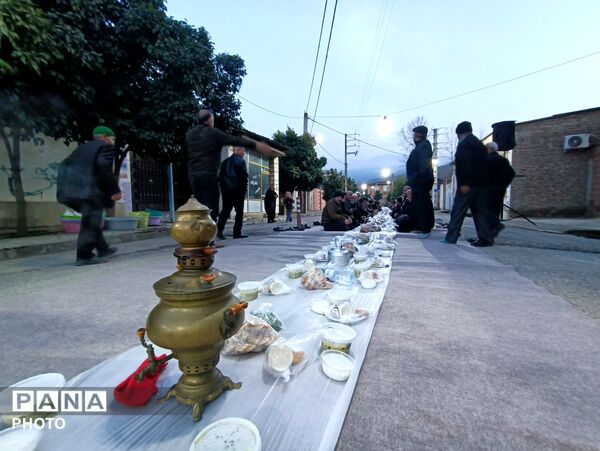 سفره افطاری خیابانی و تجمع منتقمین رهبر شهید در روستای ریحان‌آباد گلوگاه