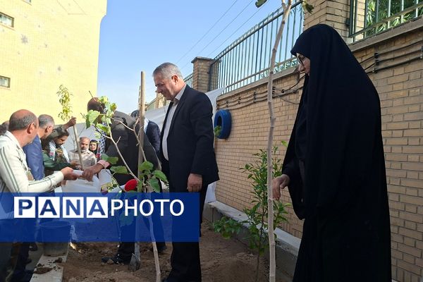 زنگ آغاز سال تحصیلی جدید در مدارس نواخته شد