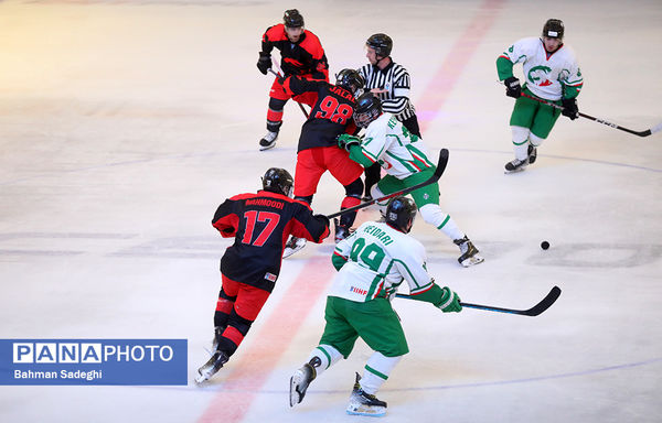 دیدار تیم ملی هاکی روی یخ ایران و تیم جوانان