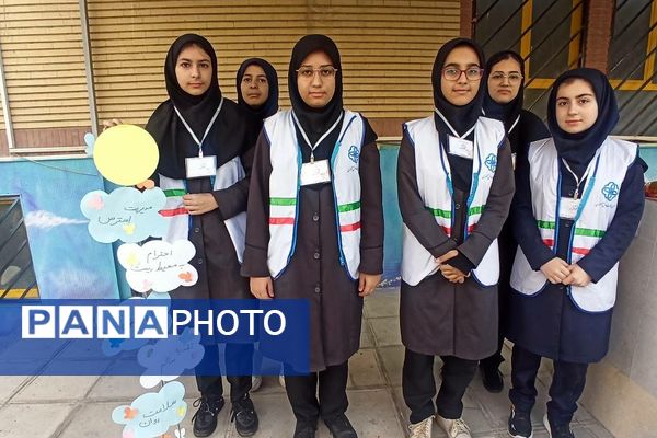 افتتاحیه طرح سفیران سلامت در دبیرستان شاهد ندای فاطمه(س) ناحیه 2 شهرری 