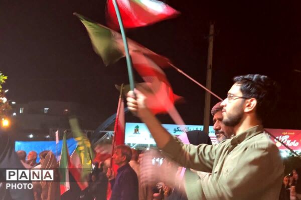 بیعت مردم در شب عید غدیروشعار ایستادگی در مسیر آرمان‌های انقلاب