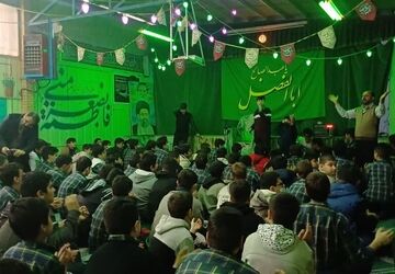 جشن دانش‌آموزان اندیشه شاهد در میلاد بانوی دو عالم 