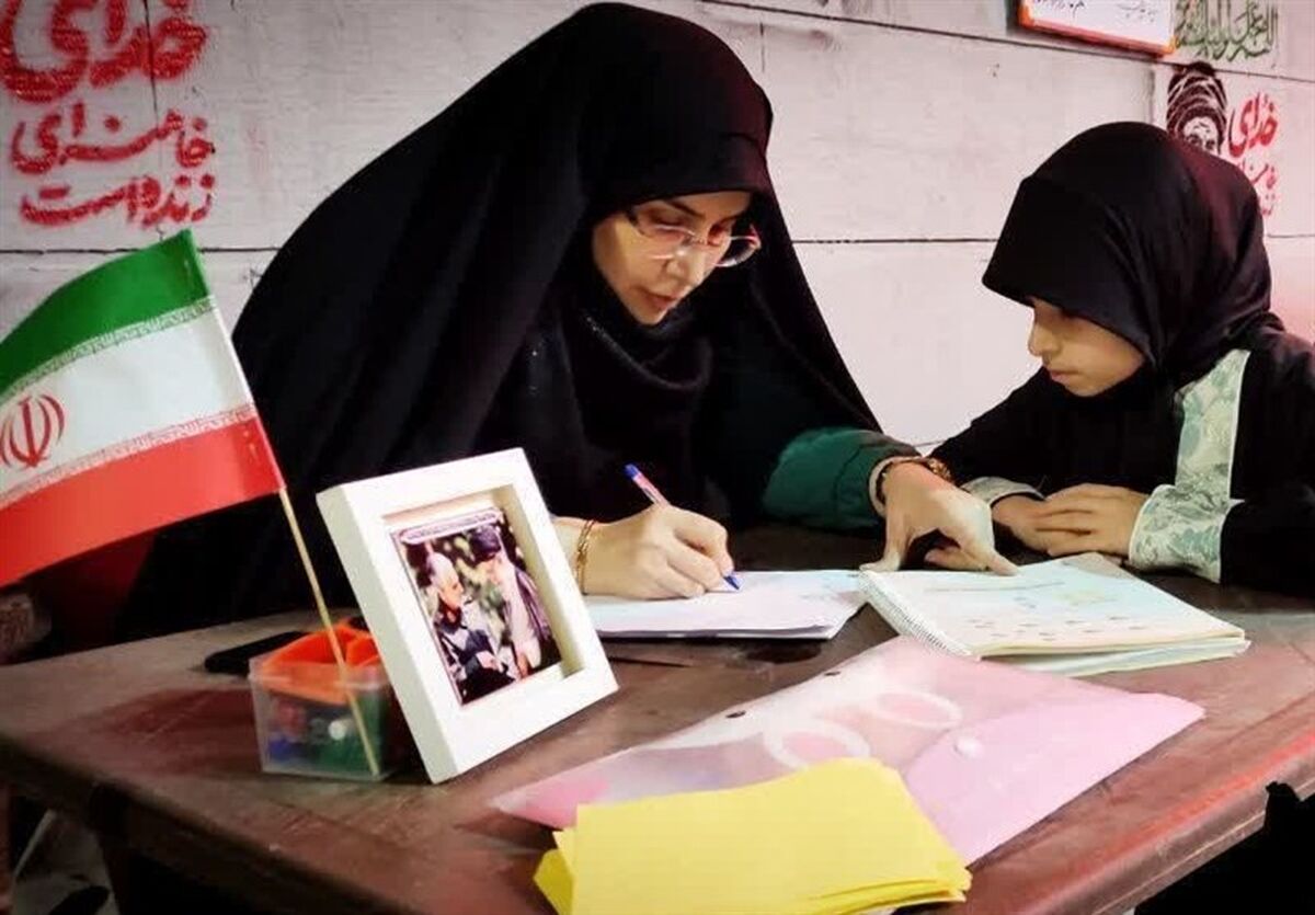 برپایی موکب آموزشی برای حمایت درسی از دانش‌آموزان در رجایی‌شهر ادامه دارد