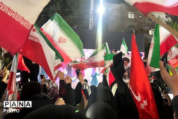 اجتماع با شکوه شهرستان ملارد در چهلم شهدای میناب