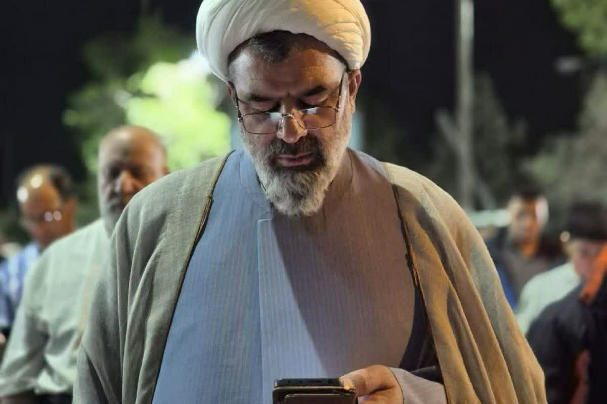 شکوه اقتدار؛ اقامه نماز استغاثه در راهپیمایی شبانه فاز۲ اندیشه 