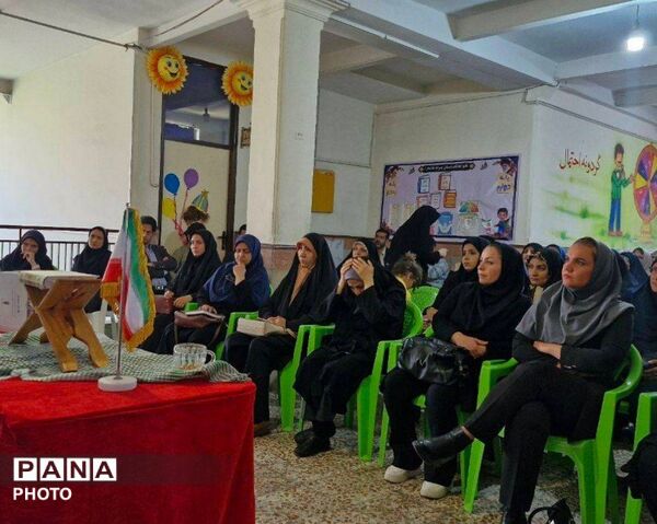 ارتقای سطح آمادگی و بنیان‌های معنوی فرهنگیان بسیجی در شهرستان قدس در مدرسه ملاصدرا