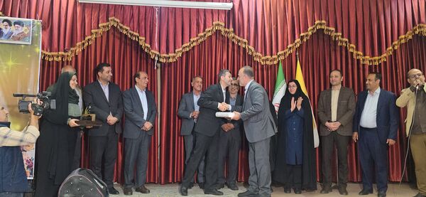  مراسم کلنگ‌زنی همزمان دو پروژه آموزشی در ناحیه چهار اصفهان