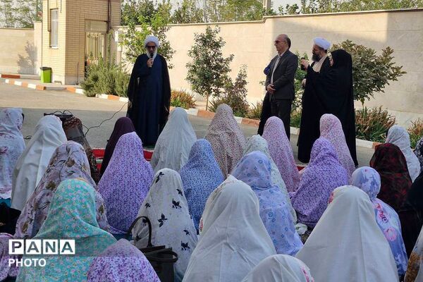 برپایی نماز استغاثه و باران در مدرسه منتصرین شاهد