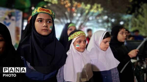 برگزاری برنامه فرهنگی‌هنری «موکب عشاق‌الزهرا» به همت دبستان دخترانه شهادت در یزد