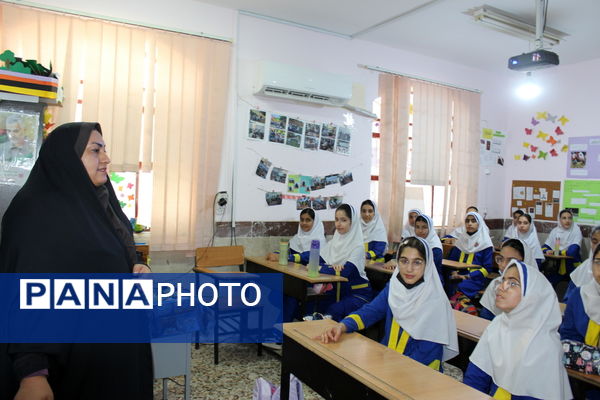 زنگ سپاس معلم در بوشهر