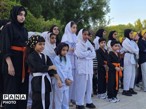  «سلامت خانواده» در جشنواره فرهنگی‌ورزشی شهر پویای حاجی‌آباد